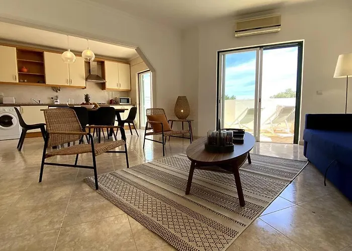 By Coral Apartman Alvor